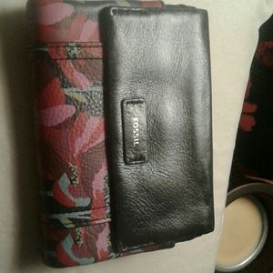 Fossil flower pattern wallet